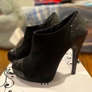 Black suede / with sparkle ✨ Heeled booties